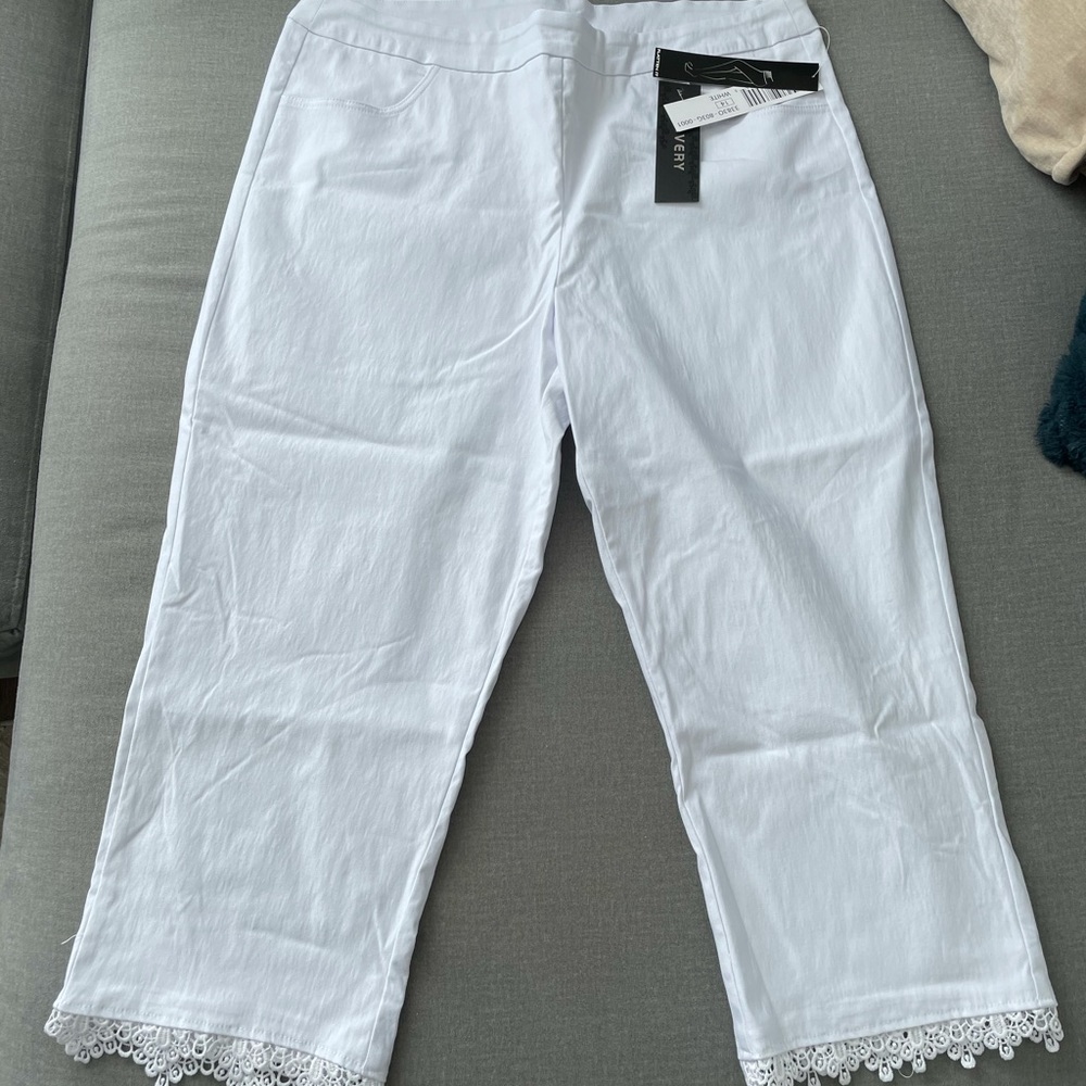 White ladies capris